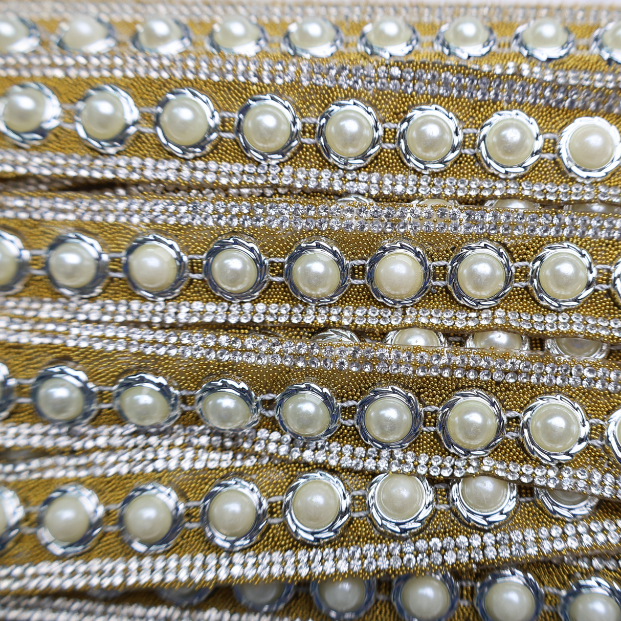 Pearl & Rhinestone Trim with Silver Settings- 1 Inch/10YDS (#CRY21)